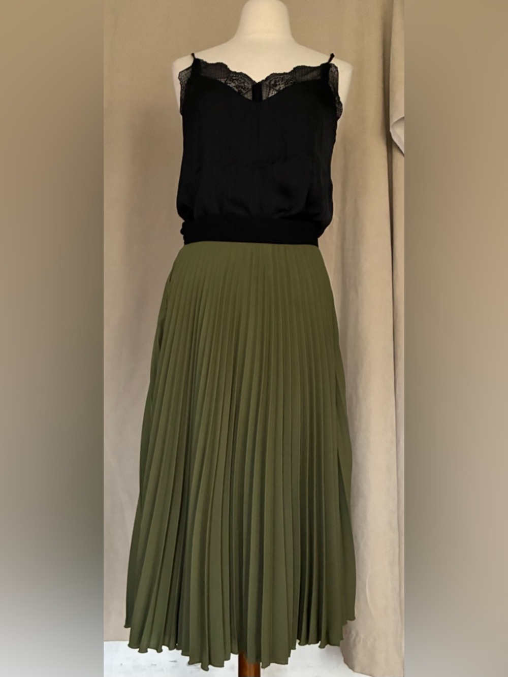 Pleated Midi Skirt in Olive Green